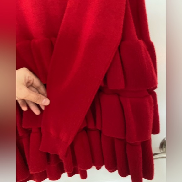 Beautiful Ruffled Tricot Blouse - Picture 3 of 7